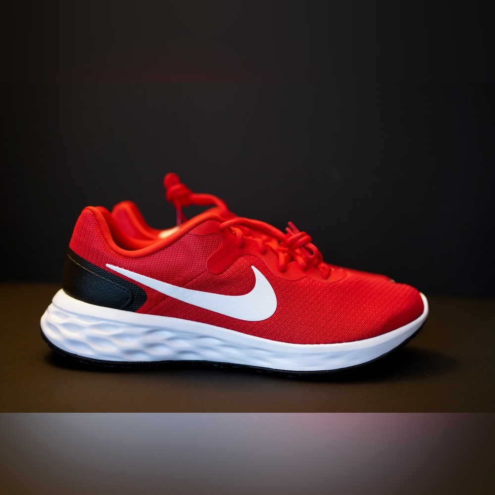 Nike Revolution 6